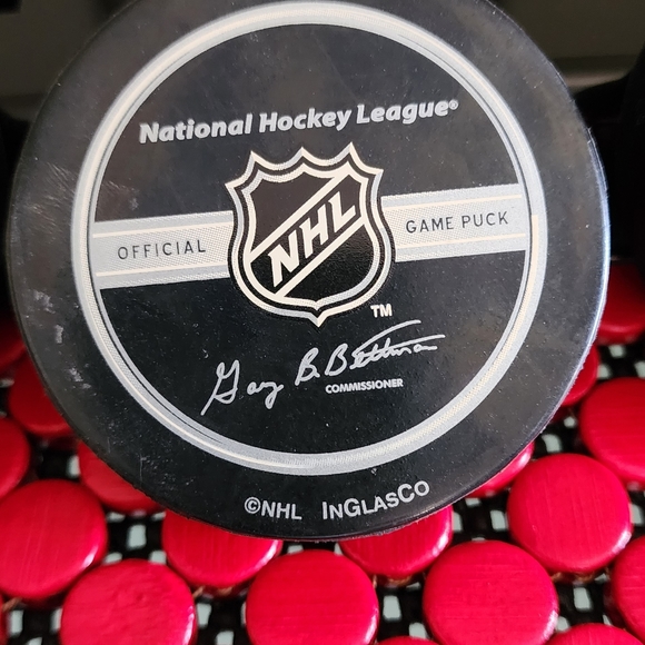 Hockey Puck - Picture 4 of 6